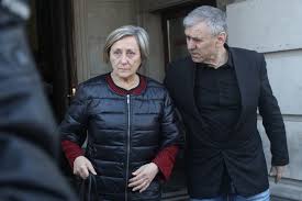 снимка на клиенти на погребална агенция Харон