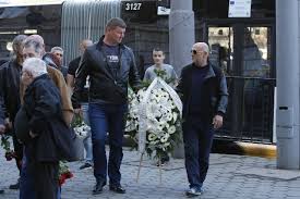 снимка на клиенти на погребална агенция Харон
