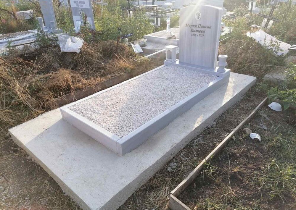 надгробна плоча изработена от траурна агенция Харон